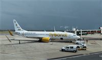 Empresa aérea Flybondi cancela e remarca voos, afetando 5,5 mil passageiros