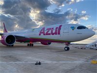 Azul recebe primeiro A330neo rosa no Brasil