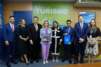 Alexandre Sampaio debate setor de hospedagem com ministra do Turismo