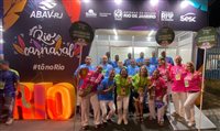 Sapucaí recebe 10 mil turistas em dois dias de desfile Sapucaí recebe 10 mil turistas em dois dias de desfile