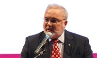 Pres. da Petrobras diminui importância do QAV no custo da passagem aérea Pres. da Petrobras diminui importância do QAV no custo da passagem aérea