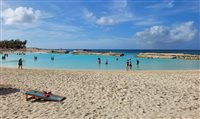Ilha privativa da Royal Caribbean inaugura praia só para adultos; fotos