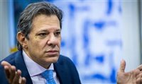 Haddad proíbe passagens internacionais em classe executiva para servidores públicos Haddad proíbe passagens internacionais em classe executiva para servidores públicos