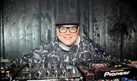 DJ Zé Pedro agita festa de encerramento do Fórum PANROTAS 2024