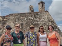 Flot entrega troféu Guru às agentes do famtour da Colômbia; veja fotos Flot entrega troféu Guru às agentes do famtour da Colômbia; veja fotos