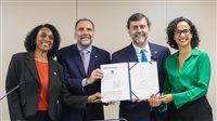 Embratur assina acordo para aprimorar segurança turística das mulheres Embratur assina acordo para aprimorar segurança turística das mulheres