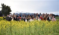 Campo de flores, vinho e mais: Convenção Braztoa passeia pela Patagônia Argentina Campo de flores, vinho e mais: Convenção Braztoa passeia pela Patagônia Argentina