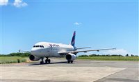 Latam inicia operações inéditas em Noronha com direito a festa e voo lotado Latam inicia operações inéditas em Noronha com direito a festa e voo lotado