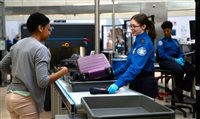 Aeroportos dos EUA deixam de exigir retirada dos sapatos; US Travel comemora Aeroportos dos EUA deixam de exigir retirada dos sapatos; US Travel comemora
