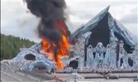 Tomorrowland 2025 segue confirmado após incêndio destruir palco principal Tomorrowland 2025 segue confirmado após incêndio destruir palco principal