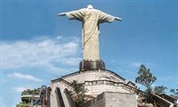 Cristo ganha elevadores e escadas rolantes