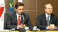 Voos na Pampulha continuarão limitados, diz Aécio