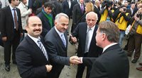 Comitiva da Turkish chega com o B777 em Istambul