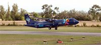 Azul pinta avião pelos 30 anos da ATR; veja