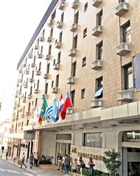 Hotel Embaixador, em Porto Alegre, conclui renovação