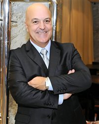 André Machado assume gerência do Crowne Curitiba
