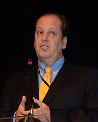 Abear pede investimentos e políticas para setor