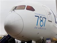 Lan mostra seu primeiro B-787 Dreamliner em Santiago