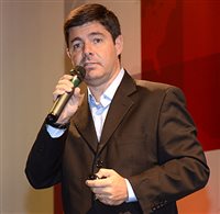 Agente foge de pacote fechado, diz Camargo (Trend)