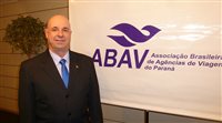 Roberto Bacovis assume presidência da Abav-PR