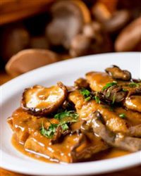 Ráscal introduz scaloppine de frango com shiitake no cardápio