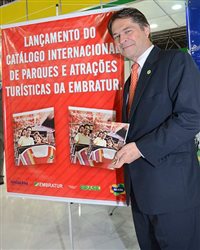 Embratur e Sindepat lançam guia de parques na Abav