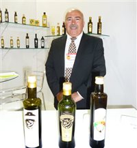 Portucale lança dois azeites de oliveiras grega e italiana