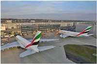 Emirates recebe 2 A-380 e soma 44 aviões do modelo