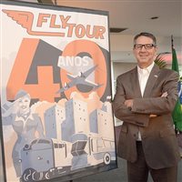 Elói lança selo dos 40 anos do Grupo Flytour