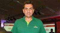 Schultz apresenta produtos para agentes; veja fotos