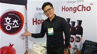 Empresa da Coreia do Sul divulga bebida feita de vinagre