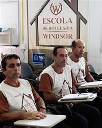 Escola Windsor de Hotelaria (RJ) prepara formatura de 9ª turma