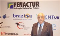 Veja fotos da palestra de Kakinoff em evento da Fenactur