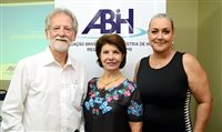 Simone Villanueva é reeleita vp da ABIH Regional Oeste do Paraná