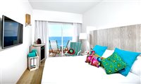 Sol Beach House Ibiza, na Espanha, aposta em estilo hippie chic