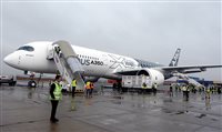 Azul e Airbus celebram pouso do A350 em Campinas