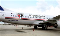 Copa lança avião com escudo do São Paulo; veja fotos