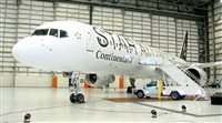 Continental apresenta aeronave com logo Star Alliance