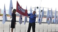 2º homem na lua finca bandeira da Tam na Star Alliance