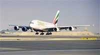 Emirates anuncia lançamento de TV ao vivo a bordo
