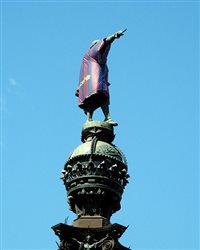 Estátua de Colombo (Barcelona) veste camisa do Barça