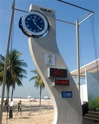 Relógio que faz contagem para Copa é inaugurado no Rio
