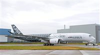 Airbus lança A350 MSN2 com pintura Carbono; veja