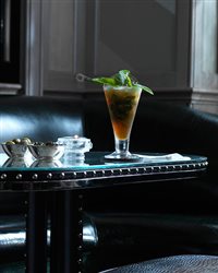 Bar do Hotel Maybourne (Londres) recebe mixologista do Ritz de Paris