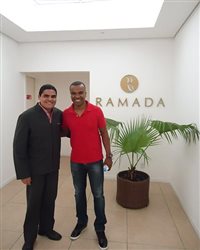 Ramada Hotel e Suítes Riocentro (RJ) recebe celebridades da música