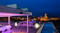 Innside Madrid Suécia (Espanha) abre bares e piscina na cobertura