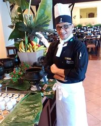 Deville Business Maringá (PR) apresenta novo chef