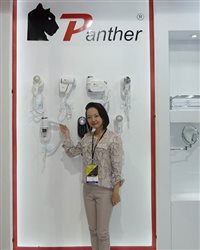 Panther mostra secador de cabelos de 1.800 watts
