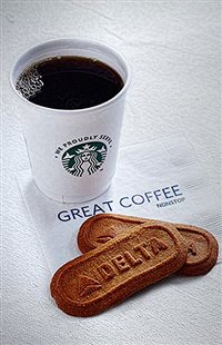 Delta passa a oferecer café Starbucks nos voos