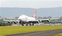 Boeing 747 que fez história na Qantas faz voo de despedida